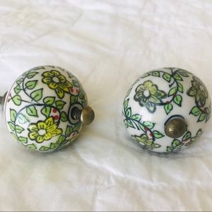 Anthropologie Ceramic Drawer Knobs, Floral (2)